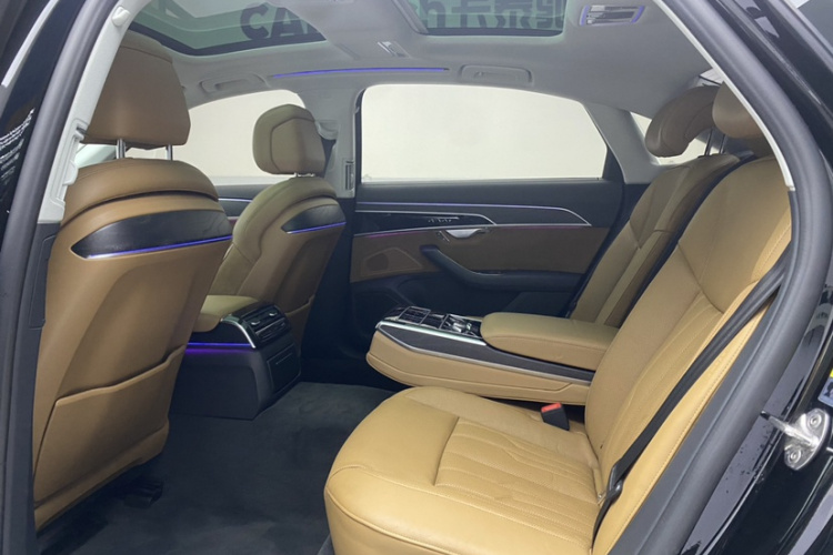 奥迪A8 2019款 Plus A8L 50 TFSI quattro 舒适型中控内饰7004