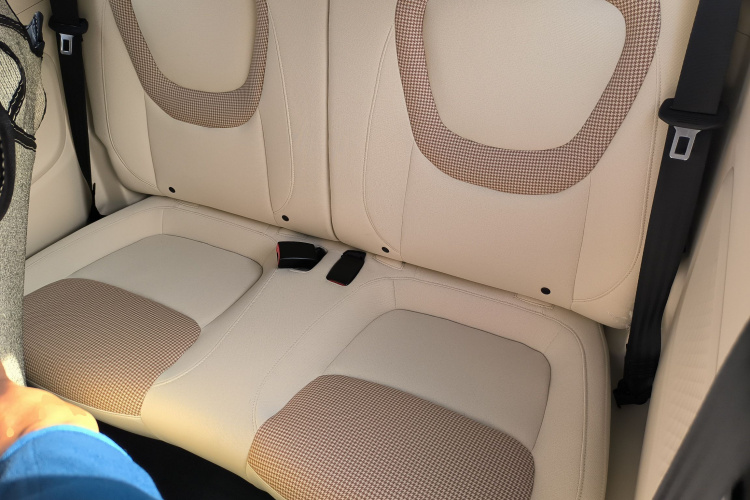 五菱汽车 宏光MINIEV 2024款 第三代 215km 青春版中控内饰7004