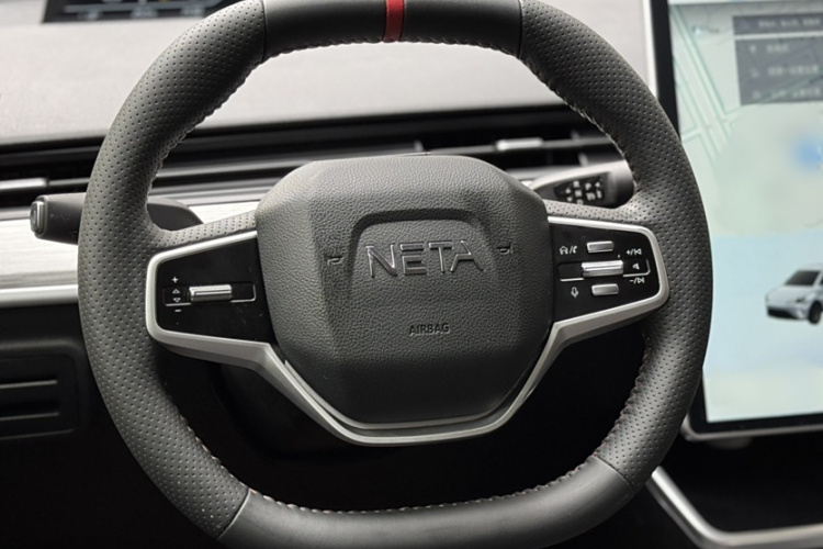 哪吒汽车 哪吒AYA 2023款 401 Lite中控内饰7001