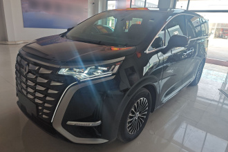 腾势D9 2025款 DM-i 智驾版 1020 四驱尊荣型