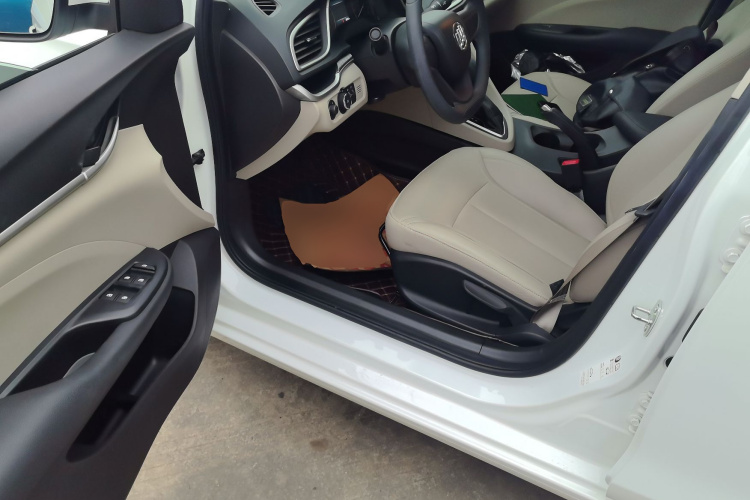 别克 英朗 2021款 典范 1.5L 自动精英型中控内饰20