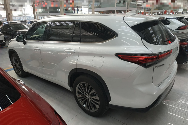 丰田 汉兰达 2026款 2.5L智能电混双擎两驱豪华版 7座车身外观4