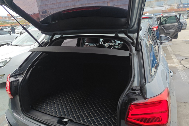 奥迪Q2L 2022款 35 TFSI 进取动感型局部细节23