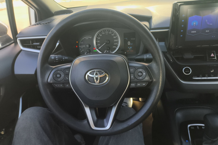 丰田 雷凌 2021款 双擎 1.8H E-CVT领先版中控内饰13