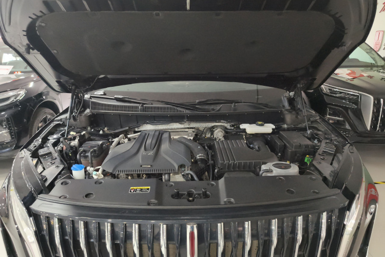 红旗HS7 PHEV 2024款 2.0T PHEV 四驱旗畅版 6座机舱底盘24