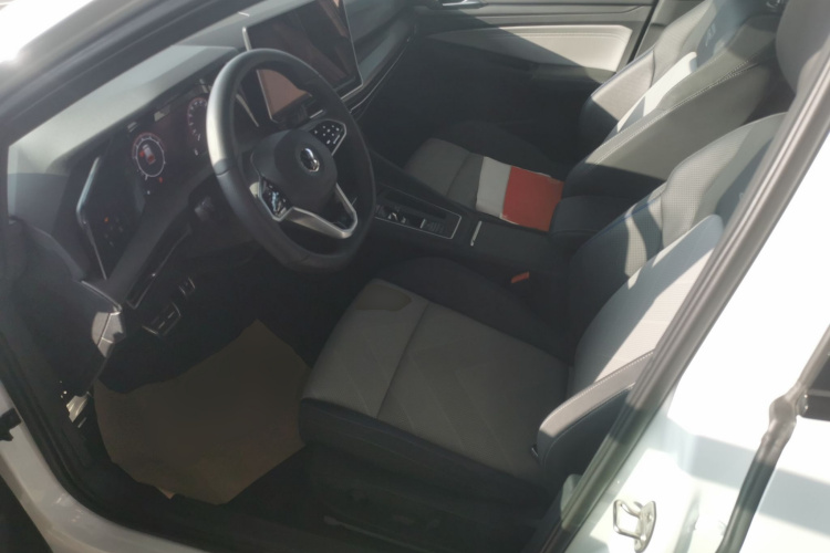 大众 高尔夫 2025款 300TSI R-Line中控内饰19