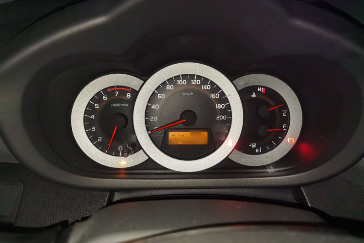 丰田 RAV4荣放 2012款 炫装版 2.4L 手动四驱豪华局部细节14