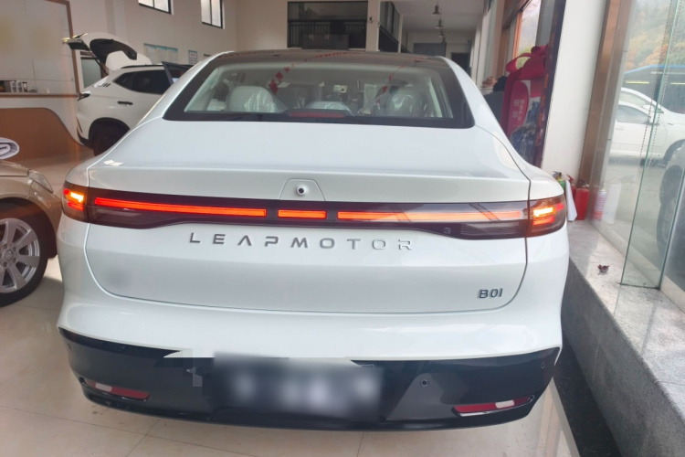 零跑汽车 零跑B01 2025款 650激光雷达版车身外观6004