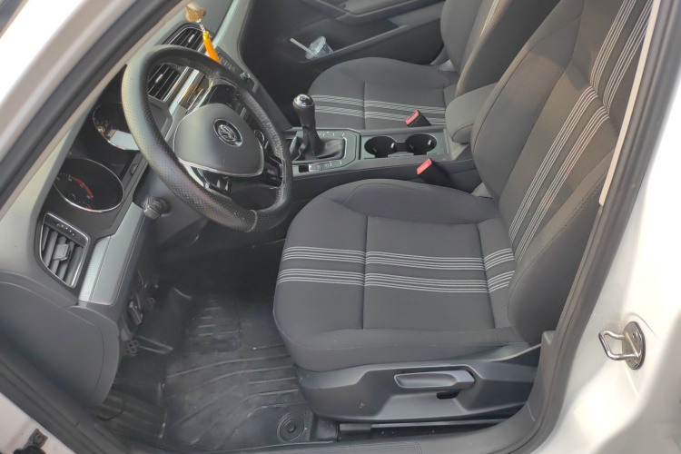 大众 凌渡 2017款 230TSI 手动风尚版中控内饰19