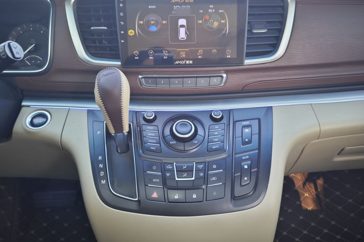 别克GL8 2015款 2.4L 豪华商务尊享版车身外观6006