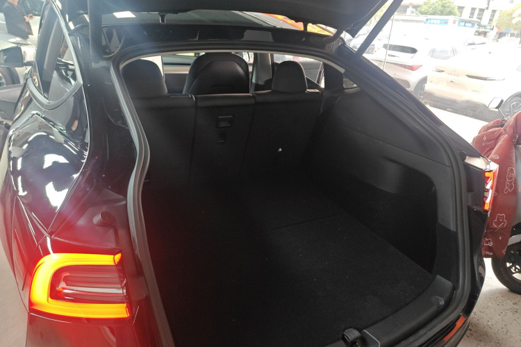 特斯拉 Model Y 2021款 标准续航后驱版局部细节23