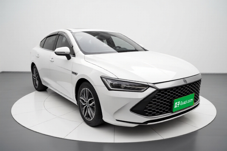 比亚迪 秦PLUS 2021款 DM-i 55KM 旗舰型车身外观3