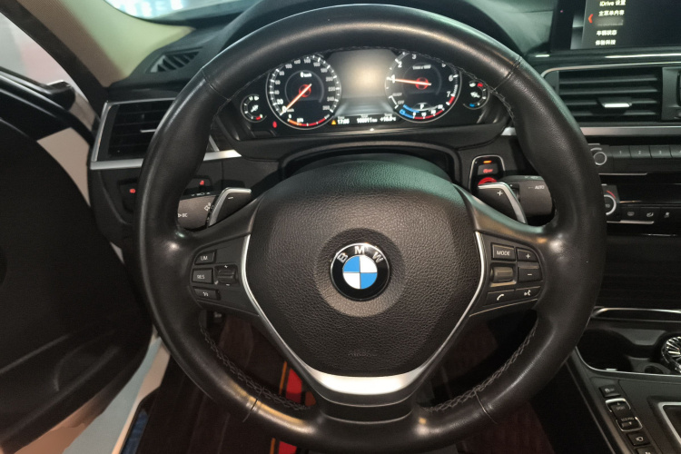 宝马3系 2018款 320Li 领先型豪华套装中控内饰13