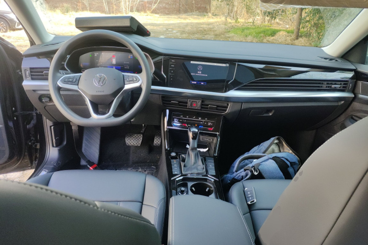 大众 帕萨特新能源 2025款 430PHEV 混动商务版中控内饰7002