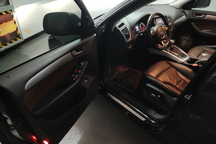 奥迪Q5 2016款 40 TFSI 技术型中控内饰7003