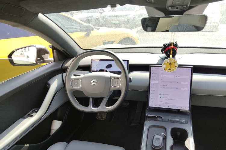 蔚来ET5T 2023款 75kWh Touring中控内饰13