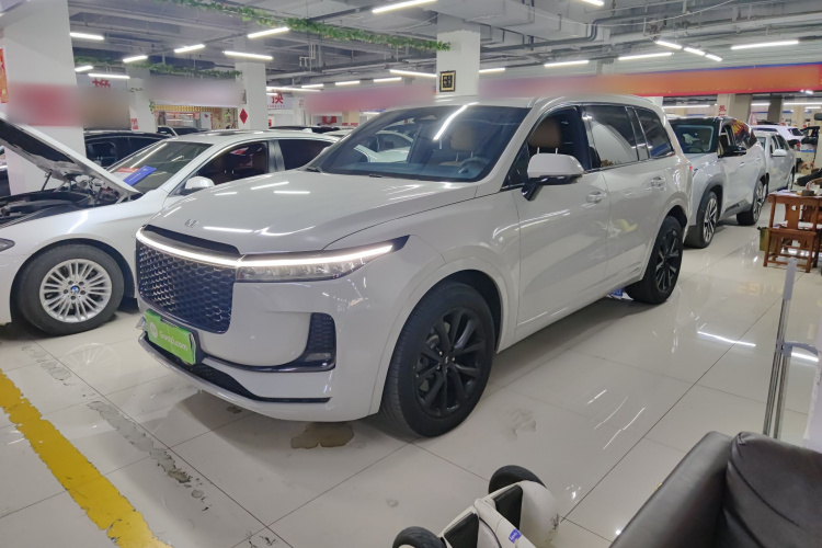 理想汽车 理想ONE 2021款 增程6座版车身外观4