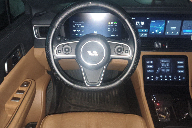 理想汽车 理想ONE 2020款 增程6座版中控内饰13