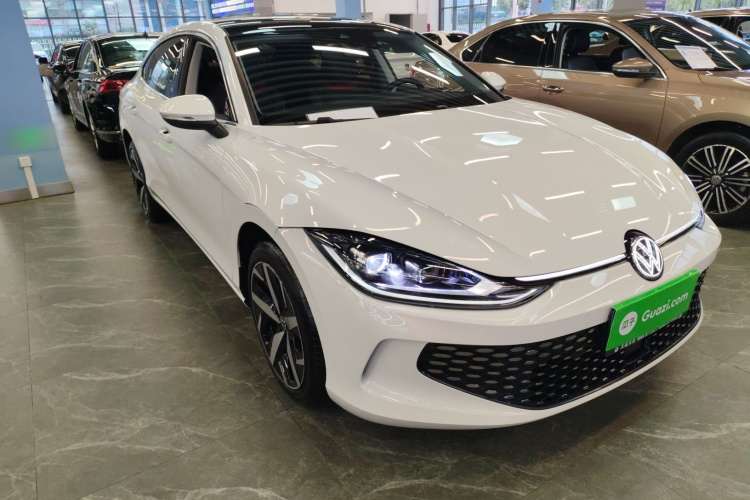 大众 2025款 凌渡L 280TSI DSG酷辣版车身外观3