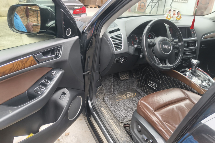 奥迪Q5 2013款 40 TFSI 舒适型中控内饰7003