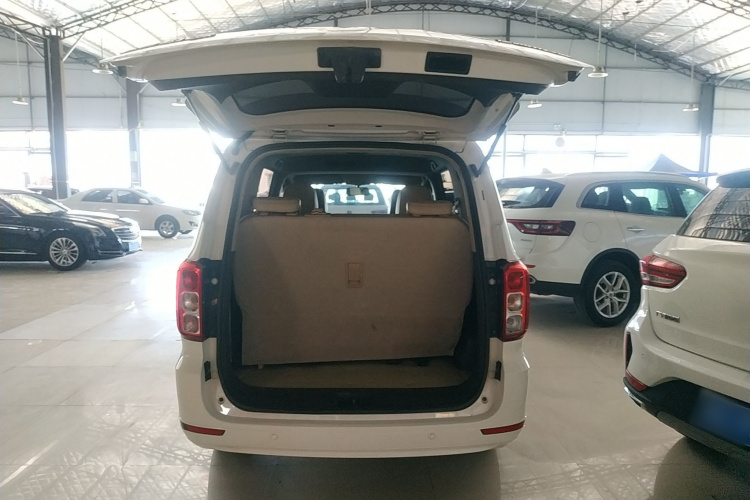 五菱汽车 五菱宏光 2018款 1.5L S舒适型L2B机舱底盘23