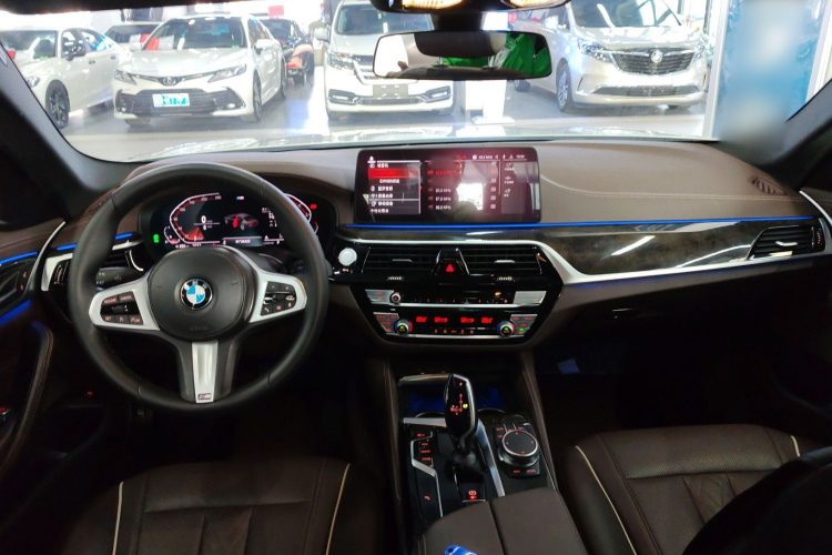 宝马5系 2021款 改款 525Li M运动套装中控内饰12