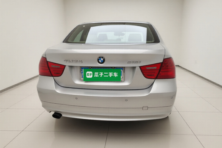 宝马3系 2009款 318i 领先型车身外观6