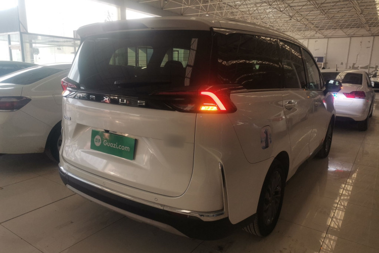 上汽大通MAXUS 大通G50 2023款 PLUS 1.5T 自动护航版车身外观7