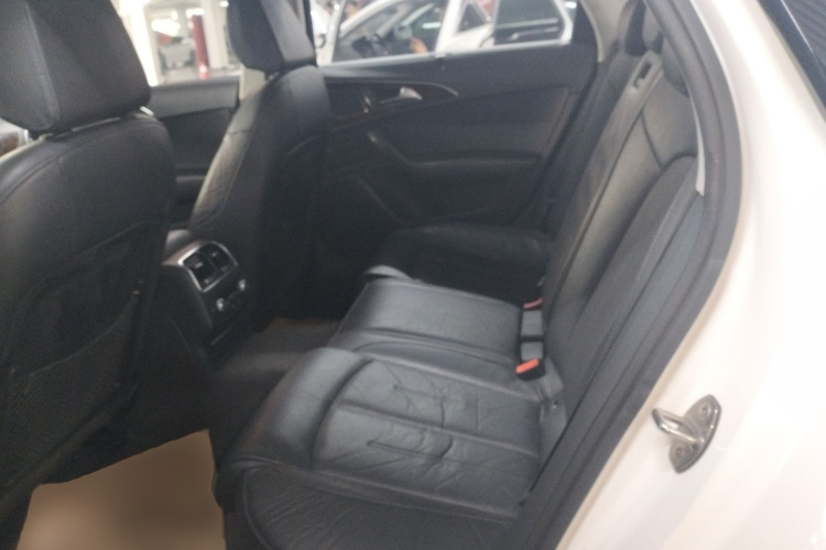 奥迪A6L 2016款 30 FSI 舒适型中控内饰21