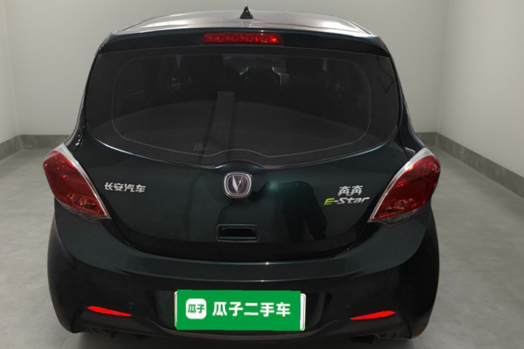 长安欧尚 奔奔E-Star 2021款 国民版 心悦版（快充版）磷酸铁锂（31.18kWh）车身外观6