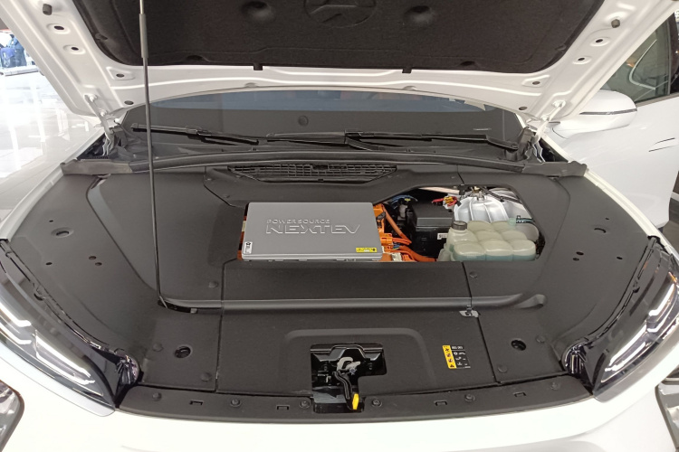 蔚来EC6 2020款 605KM 运动版机舱底盘24