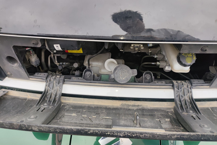 宝骏KiWi EV 2022款 设计师轻享版 三元锂机舱底盘24