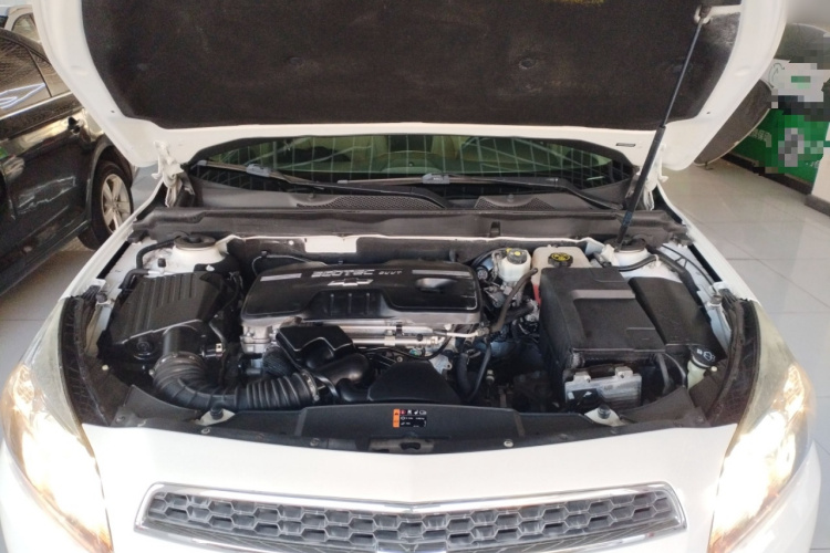 雪佛兰 迈锐宝 2013款 2.0L 自动豪华版机舱底盘24