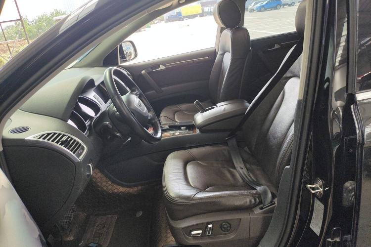 奥迪Q7 2015款 35 TFSI 进取型局部细节19