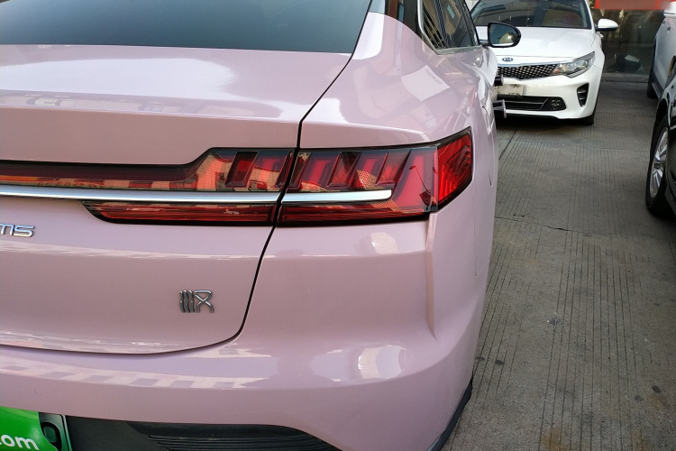 比亚迪 汉 2021款 EV 标准续航版豪华型车身外观9