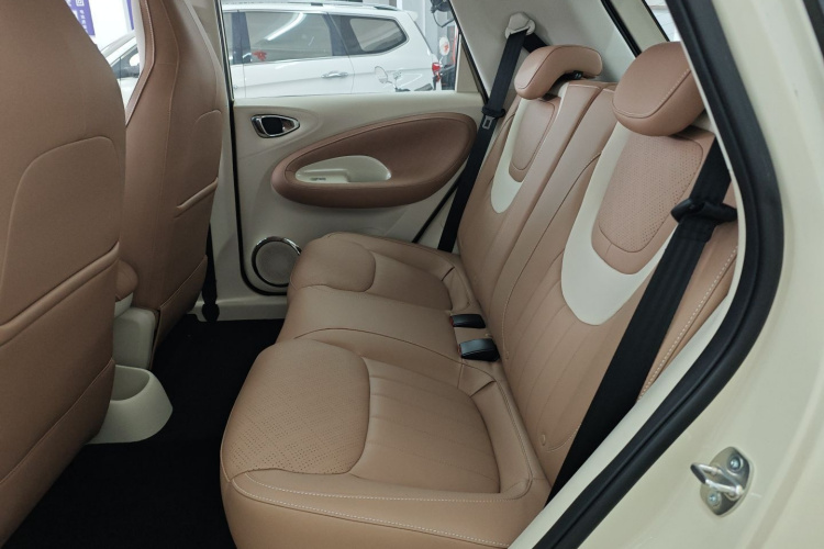 五菱汽车 五菱缤果 2025款 333km 悦享款中控内饰7004