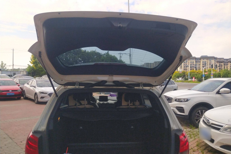 奔驰B级 2017款 B 200 动感型中控内饰23