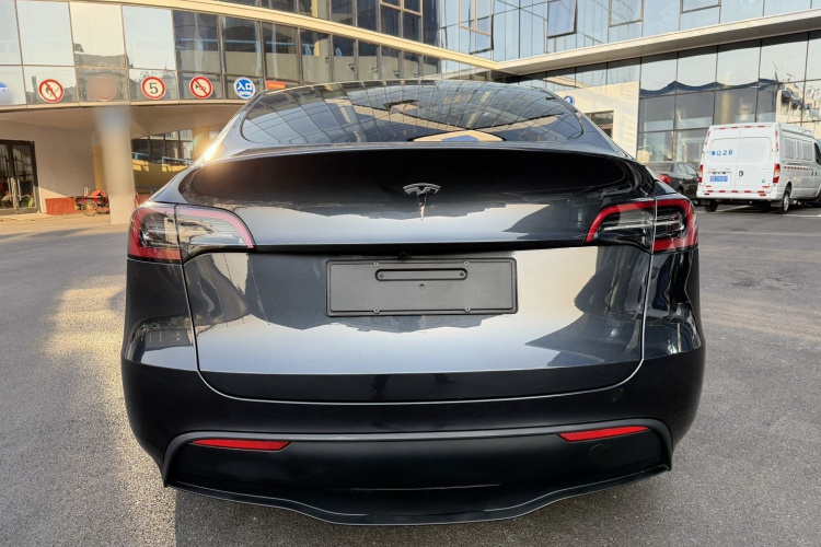 特斯拉 Model Y 2024款 后轮驱动版车身外观6003