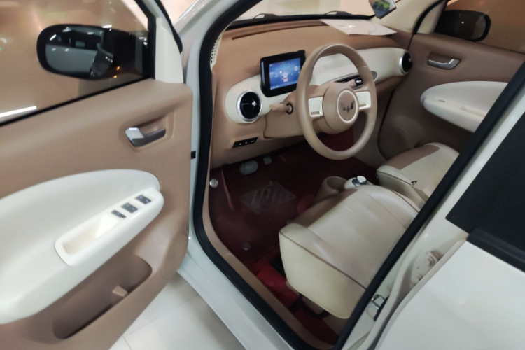 五菱汽车 宏光MINIEV 2025款 四门版 进阶款中控内饰7003