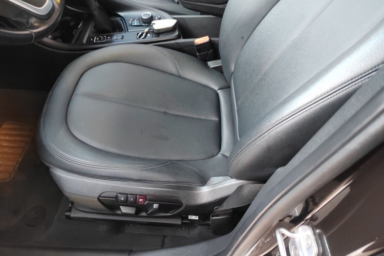 宝马X1 2016款 sDrive18Li 尊享型中控内饰19