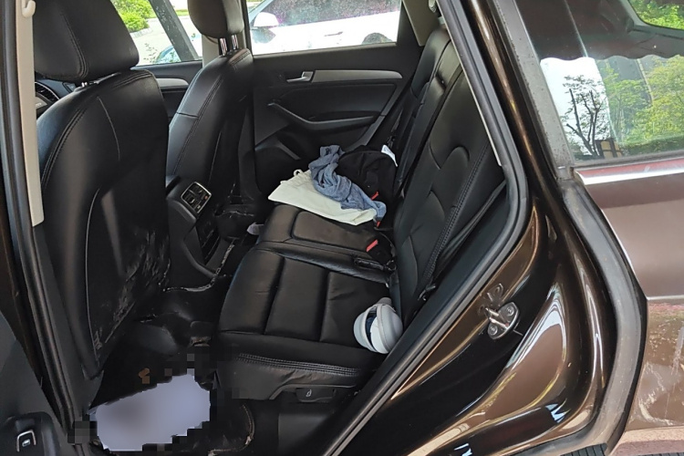 奥迪Q5 2015款 40 TFSI 进取型中控内饰7004