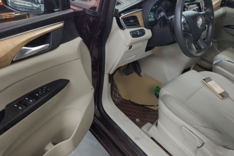 别克GL8 2017款 ES 28T 舒适型 国V中控内饰20