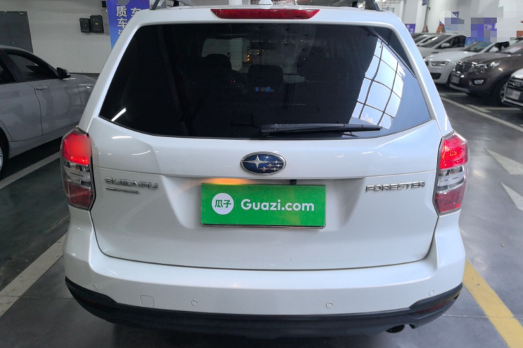 斯巴鲁 森林人 2014款 2.0i 自动豪华版车身外观6