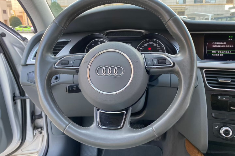 奥迪A4L 2015款 35 TFSI 自动豪华型中控内饰7007