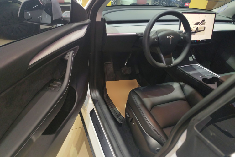 特斯拉 Model Y 2023款 长续航全轮驱动版中控内饰20