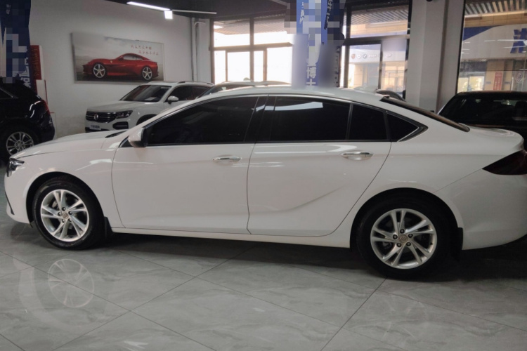 别克 君威 2020款 552T 精英型车身外观4