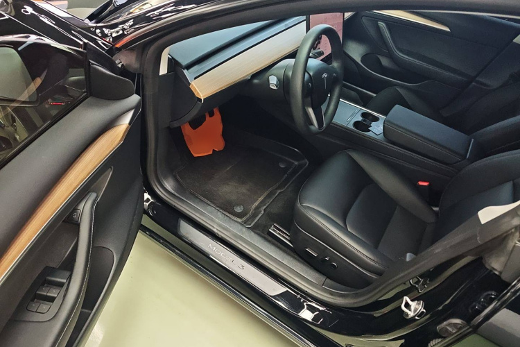特斯拉 Model 3 2022款 后轮驱动版中控内饰20