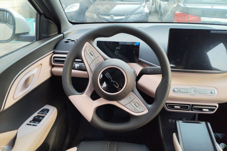 比亚迪 海鸥 2025款 智驾版 305km 活力版中控内饰13