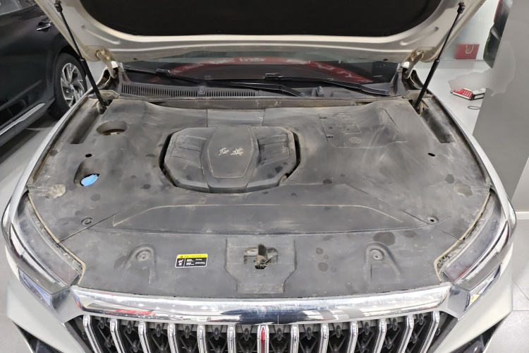 红旗HS5 2022款 改款 2.0T 智联旗享版机舱底盘24