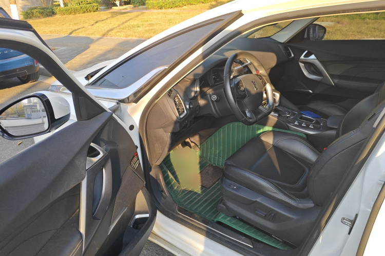 DS 5 2014款 1.6T 豪华版THP160中控内饰7003